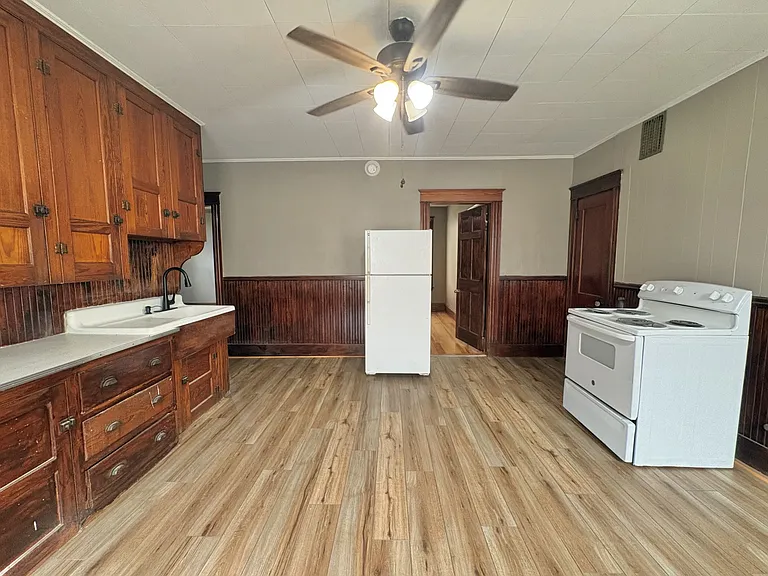 203 Pine St #5 — Photo 11