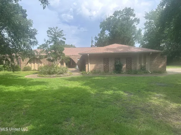 1200 Westwood St, Pascagoula, MS 39567