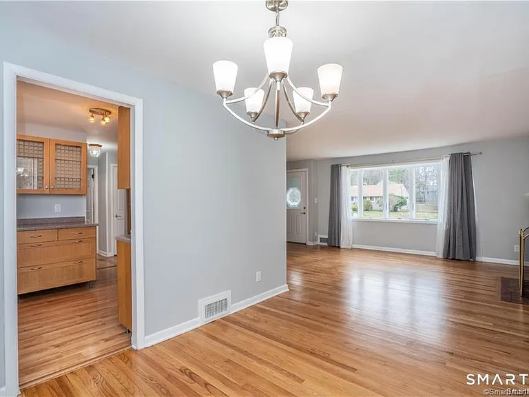 34 John Smith Dr — Photo 9