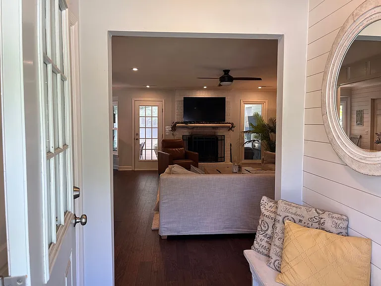 1133 Shoreside Way — Photo 3