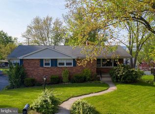 2575 Eastwood Dr, York, PA 17402