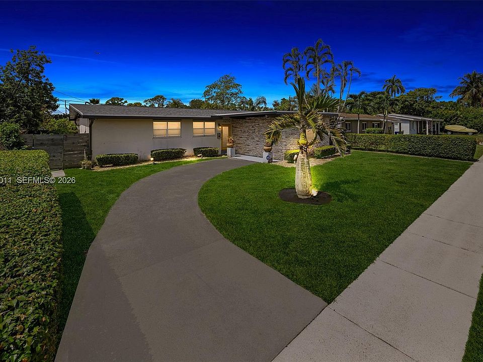 1st image of 3230 SW 23rd St