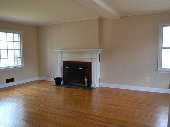 5th image of 17 Western Ave