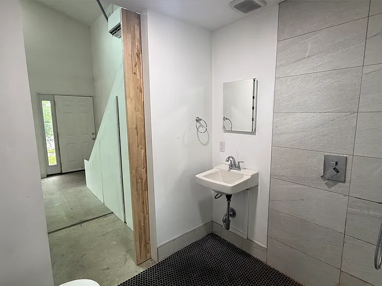 629 Neill Ave #B — Photo 9
