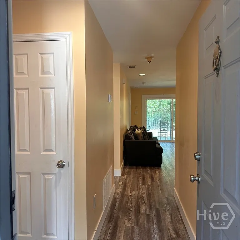 2 bed, 2.0 bath, 1482 sqft, $1,750 — Photo 2