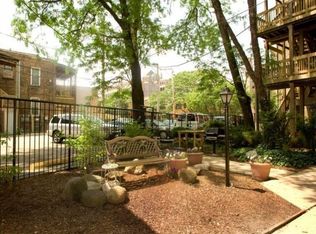 2932 N Clark St APT 3C, Chicago, IL 60657