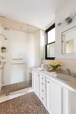 Sold by Compass | media 8