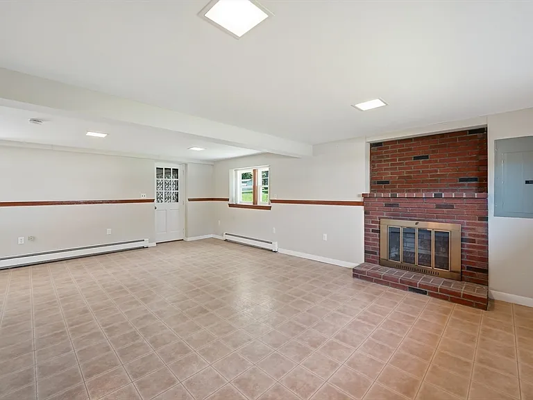 6 Belmont Rd — Photo 31