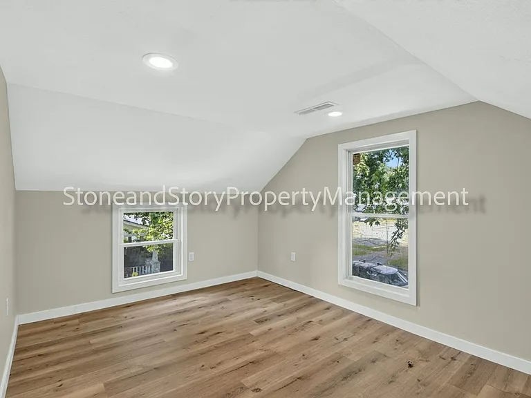 414 NE Grattan St — Photo 27