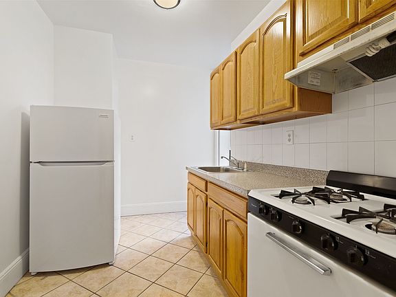 3rd image of 336 W 95th St #76
