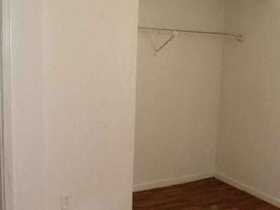 2nd image of 1138 Dyal St #1