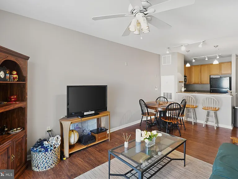 2665 Prosperity Ave #403 — Photo 33