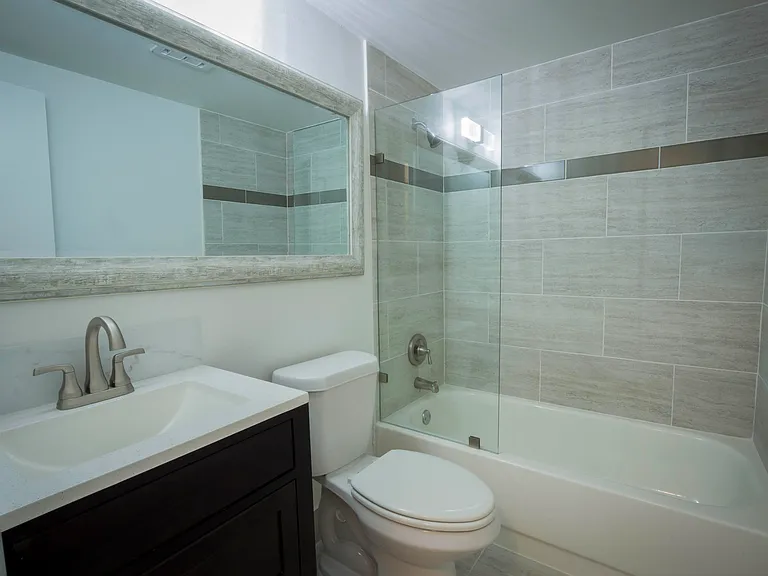 2325 NE 4th Ave — Photo 5