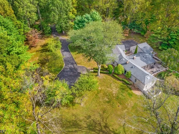 8 Burnett Rd, Mendham Twp., NJ 07945