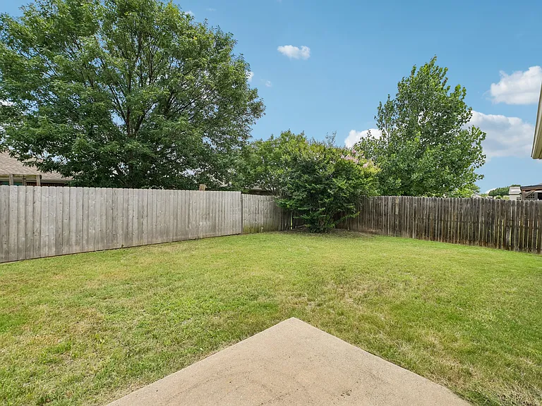 1612 Fieldstone Dr — Photo 23