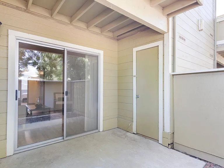 2x1 Patio