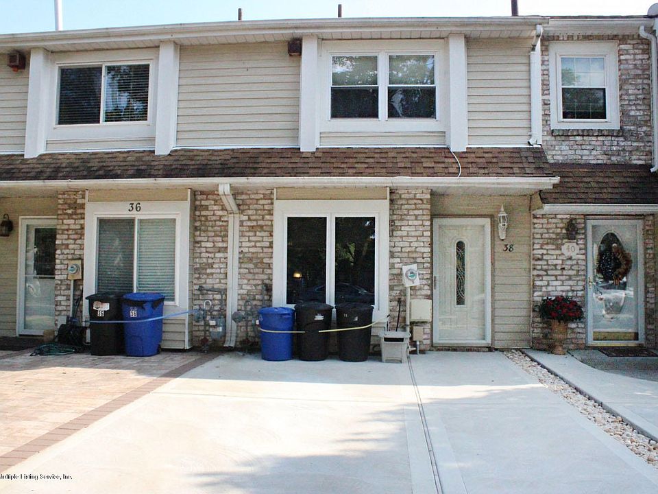 1st image of 38 Leigh Ave