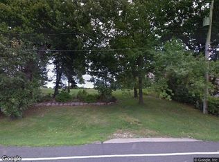 8889 Lakeshore Dr, Pleasant Prairie, WI 53158