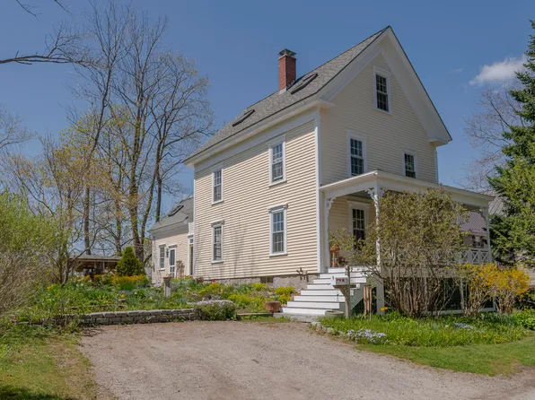 22 Carriage House Lane, Bath, ME 04530