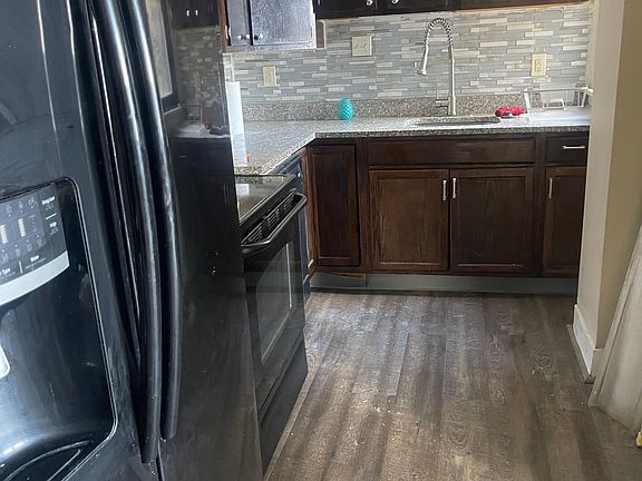 2nd image of 738 Brookline Blvd #8