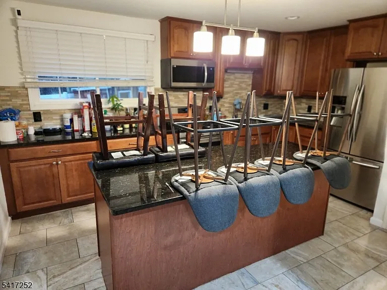 52 Vetrone Dr — Photo 5