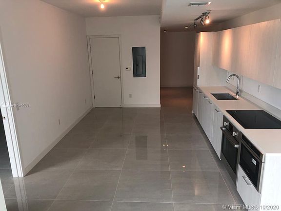 3rd image of 501 NE 31st St Unit 907