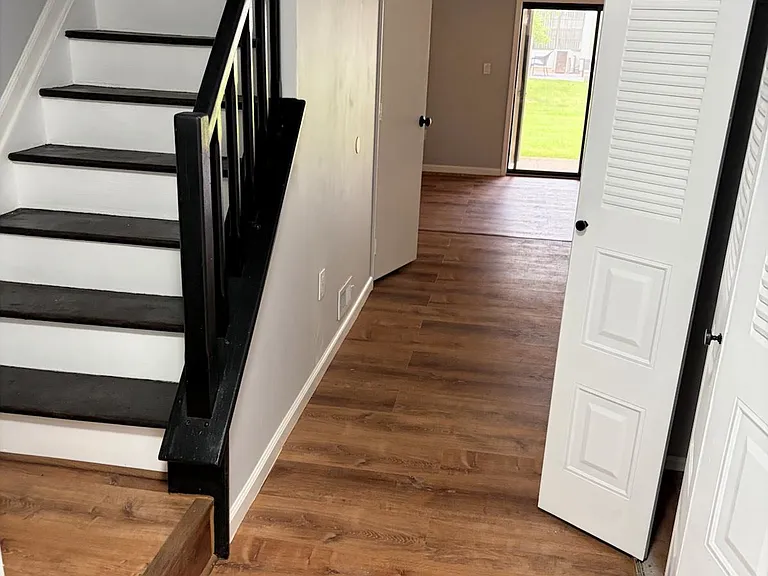 534 Norwich Ct — Photo 3