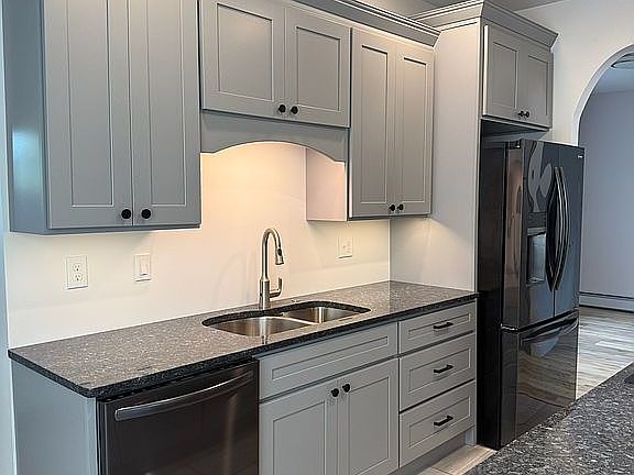 5th image of 71 Clinton St