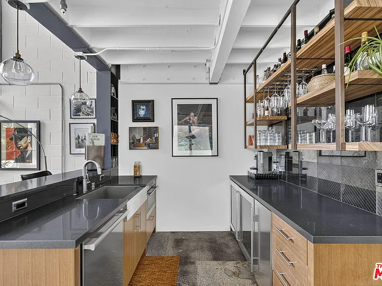 2120 Narcissus Ct — Photo 14