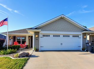 814 Walnut St, Oakland, IA 51560