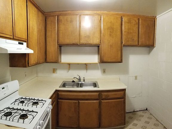 5th image of 1921 10th St