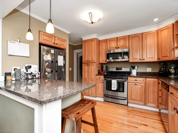 32 Leonard St #32, Woburn, MA 01801