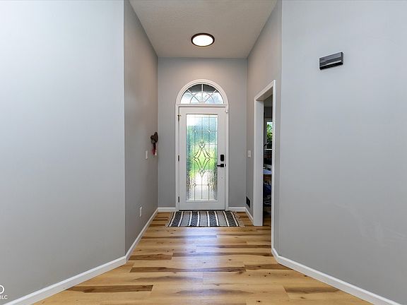 4th image of 20821 Anthony Rd