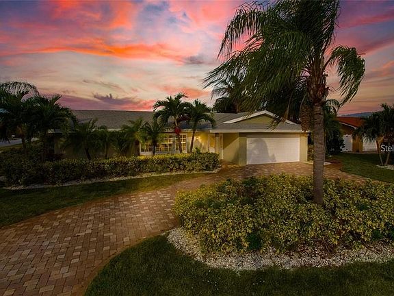 4th image of 2300 Bayshore Dr