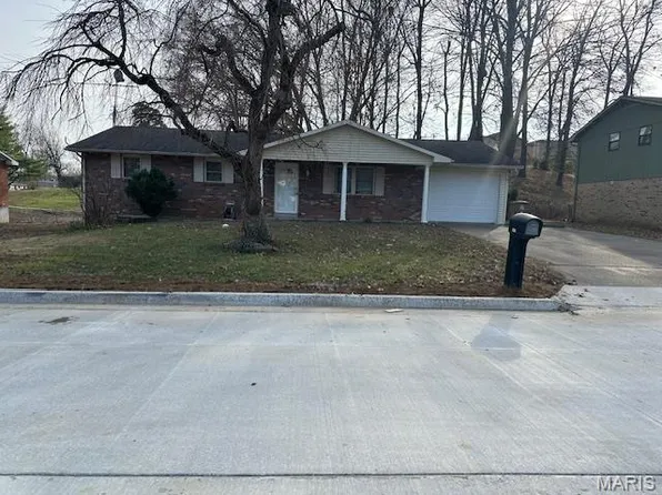 2419 Glenridge Dr, Cape Girardeau, MO 63701