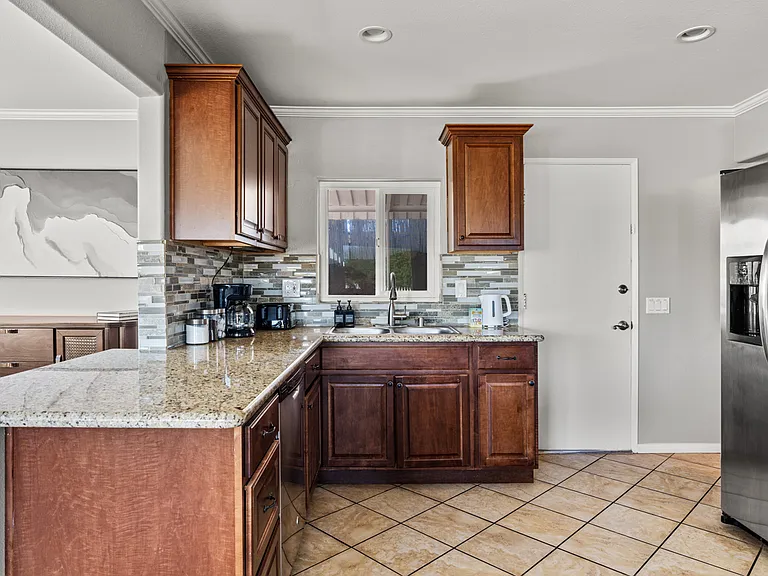 401 Lado De Loma Dr — Photo 8