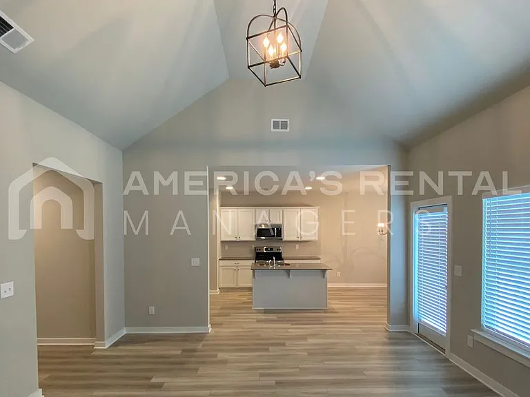 115 Avalon Way — Photo 8
