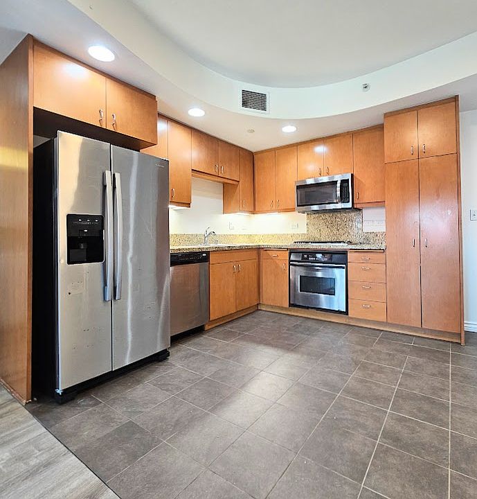 1st image of 550 15th St Unit 308