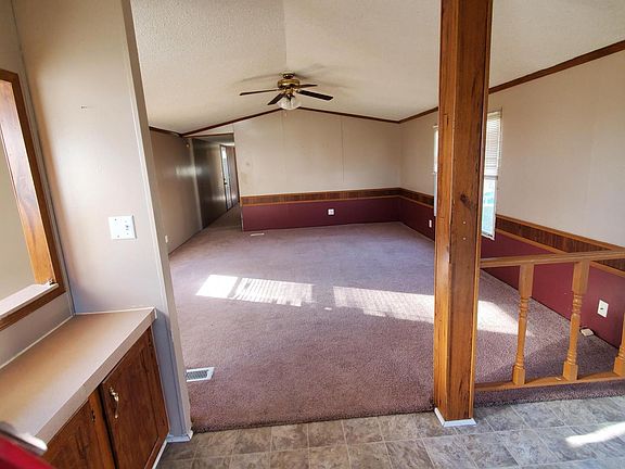 Another living room photo