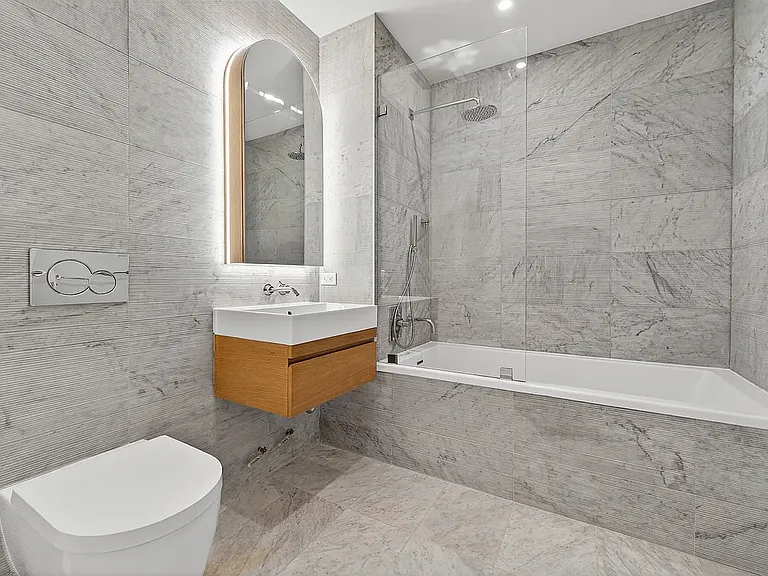 229 9th St #307 — Photo 9