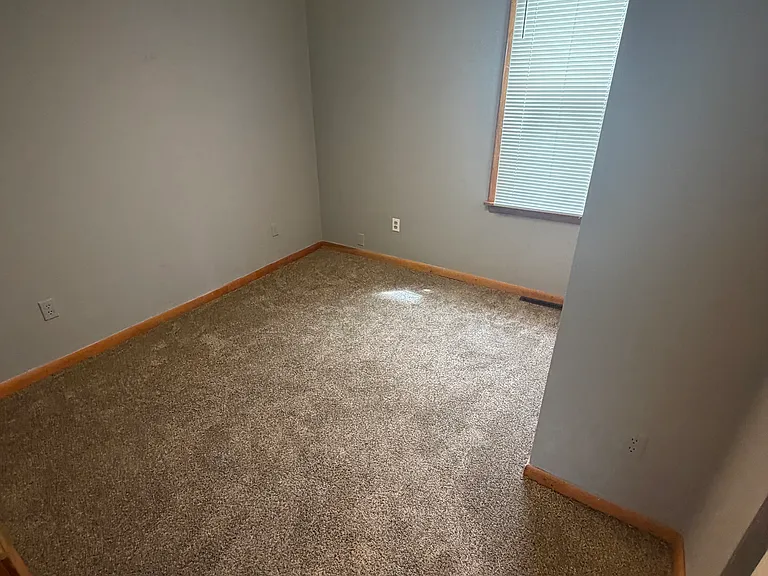3195 S Park Ave #4 — Photo 3