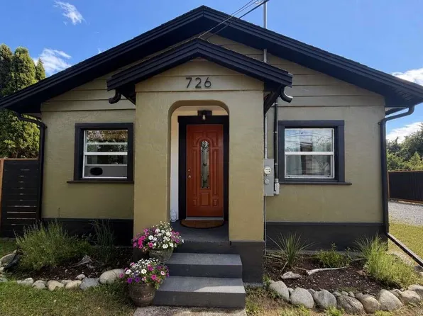 726 Bruce Ave, Nanaimo, BC V9R 3Z4