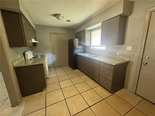 105 Wells Dr — Photo 6