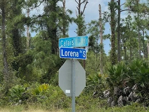 850 Calais St E, Lehigh Acres, FL 33974