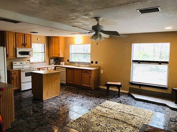 4th image of 12251 NW 87th Ct