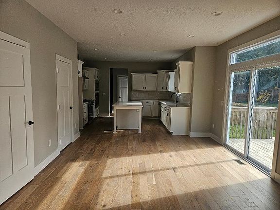 4th image of 1407 Timber Ridge Dr