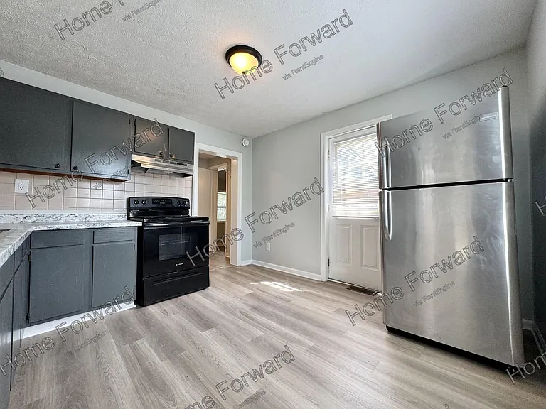 90 E Walnut St — Photo 7