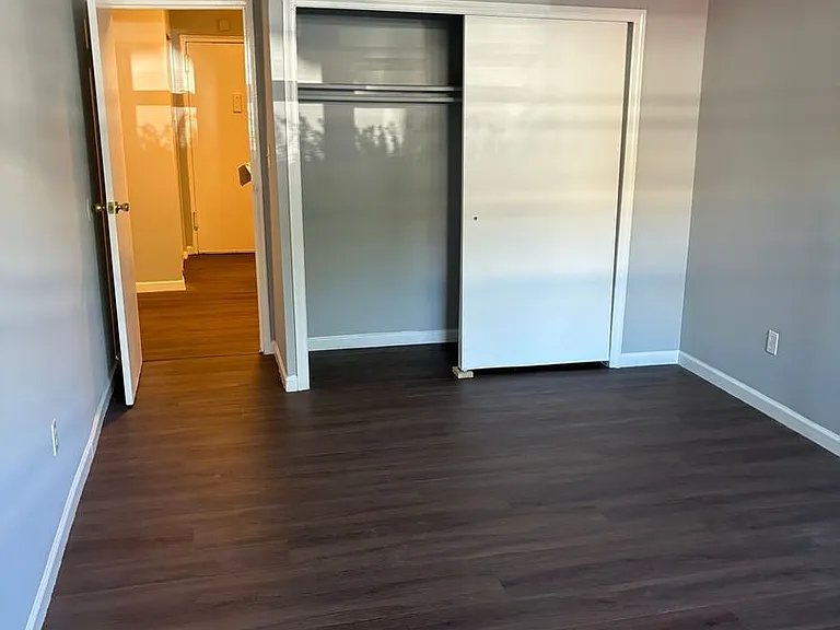 Riley Realty Apartments — Photo 8
