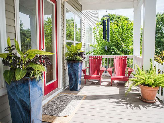 4th image of 35 Deerberry Forest Cir