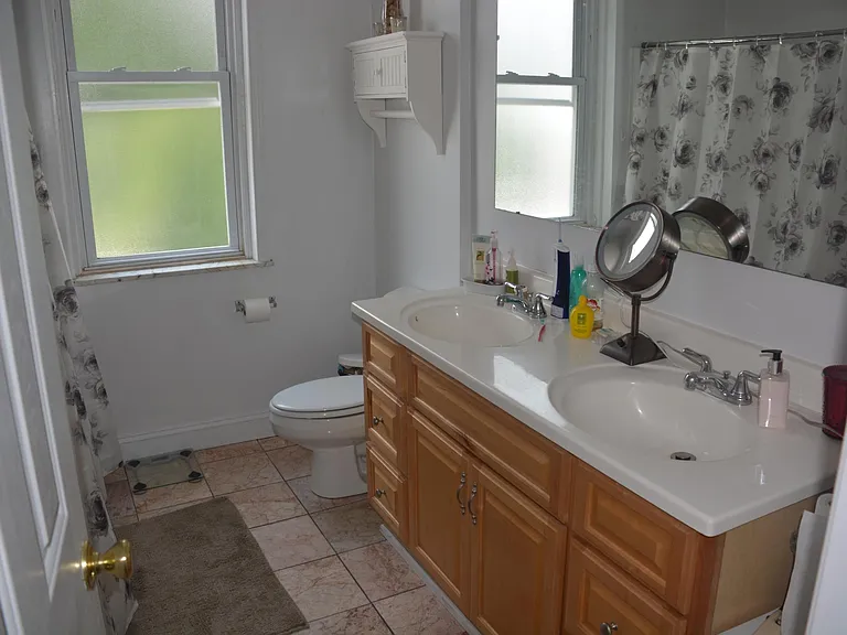 424 Seville St #2 — Photo 8